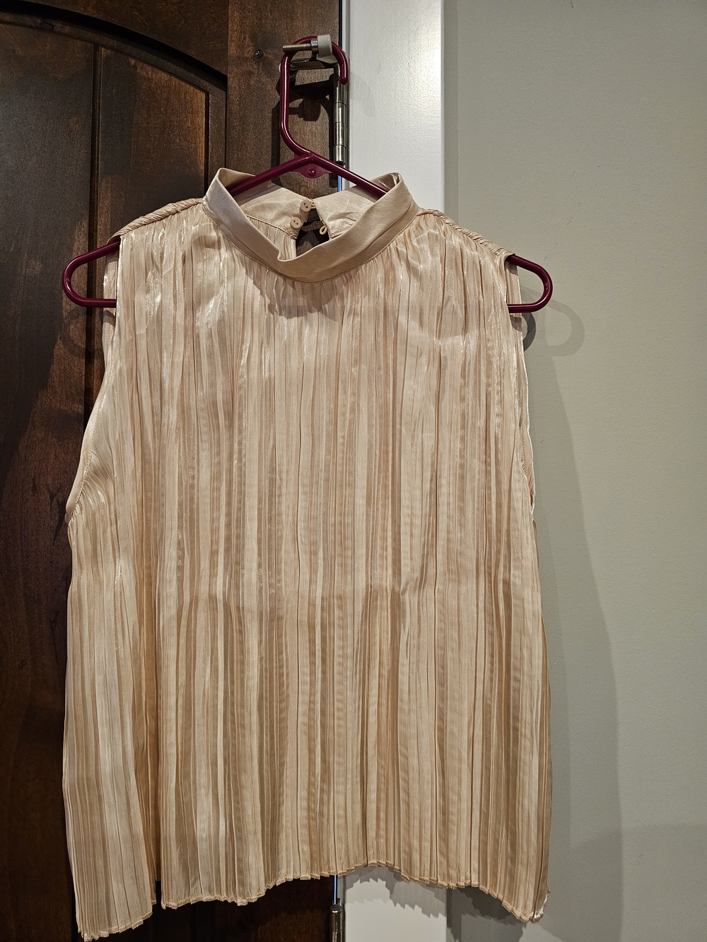 NWT - glam Pleated Sleeveless Mock Neck Blouse - Cream